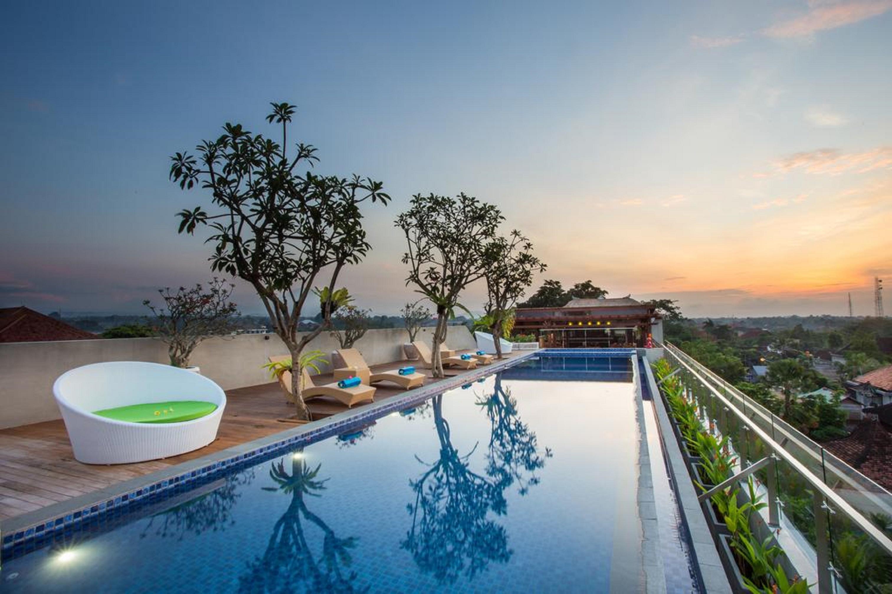 Maxonehotels At Ubud - Chse Certified Exterior photo